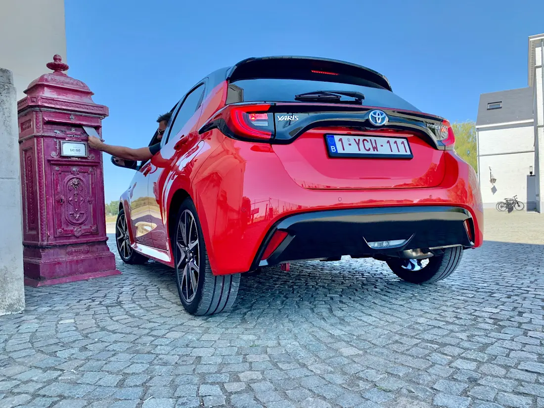 Toyota Yaris Hybrid 2020 Heck Briefkasten