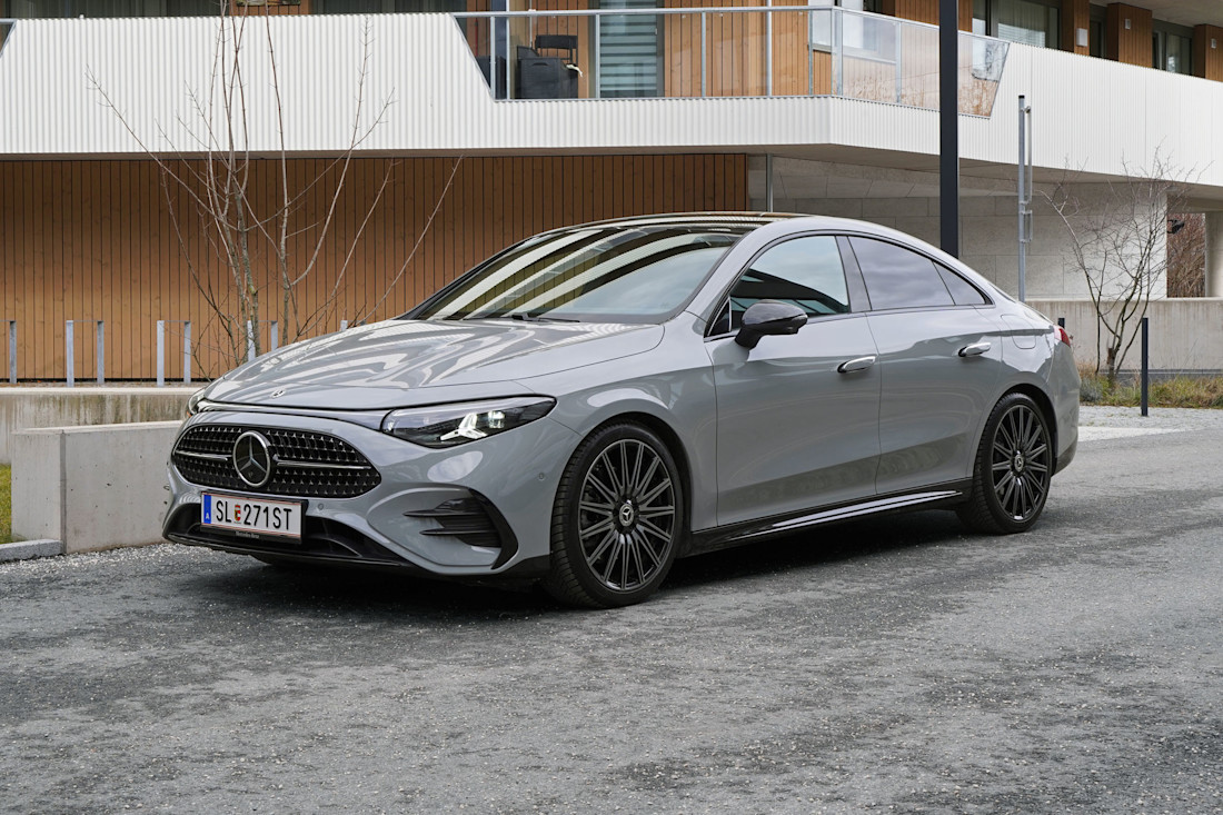Mercedes Benz CLA 200 4Matic Hybrid 2026_seitlich