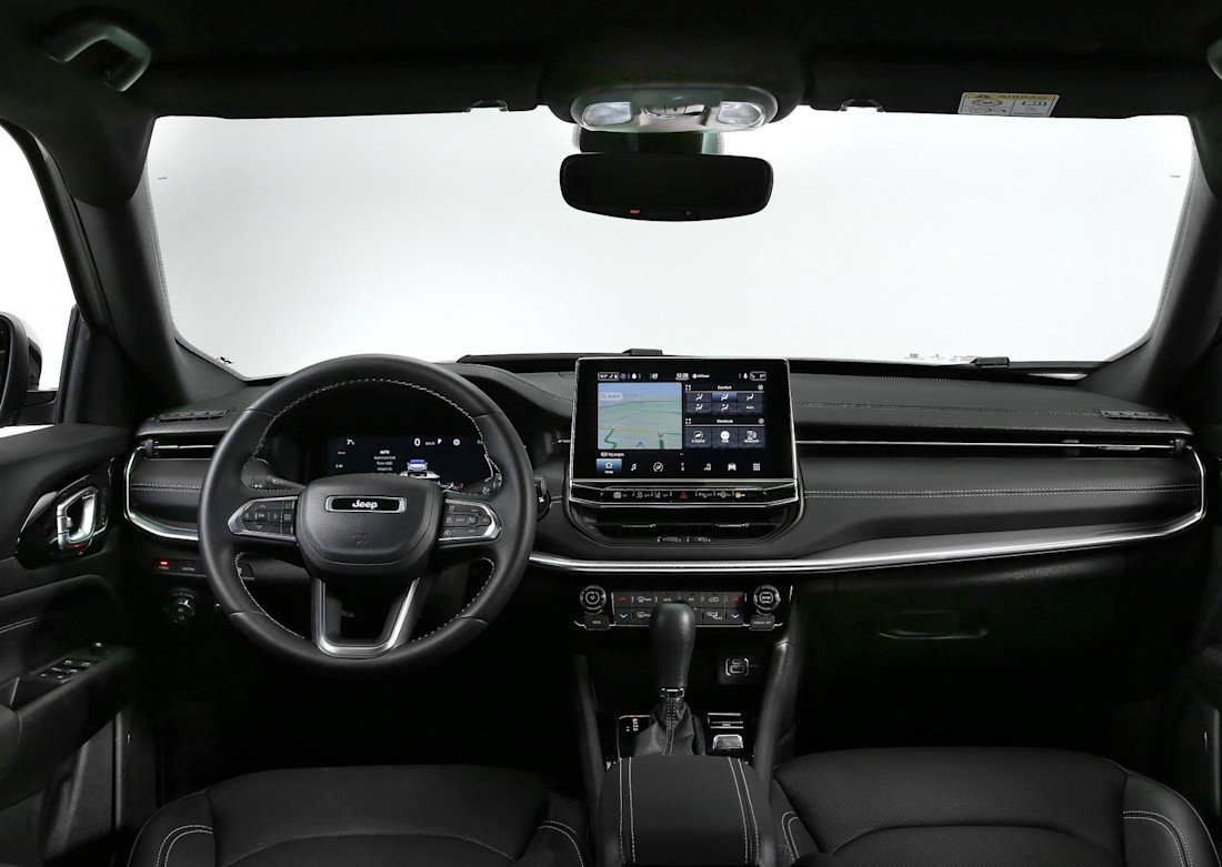 jeep-compass-2022-interieur