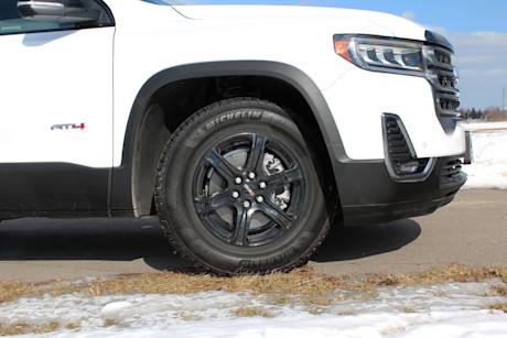 Editorial 2022 gmc acadia at4 09 pb