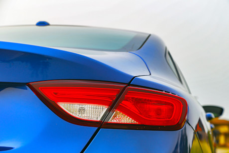 Editorial 2015 chrysler 200 s ts 09 2666