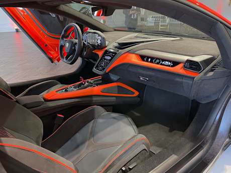 Editorial 2024 lamborghini revuelto 07 pg