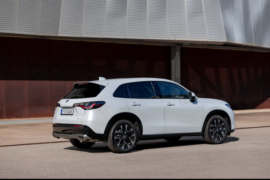 Honda ZR-V White-6.jpg