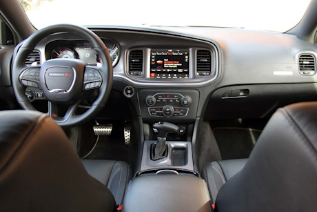 Editorial 2019 dodge charger sxt awd 25 dw