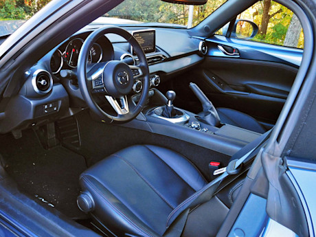 Editorial 2016 mazda mx 5 gt sh 22
