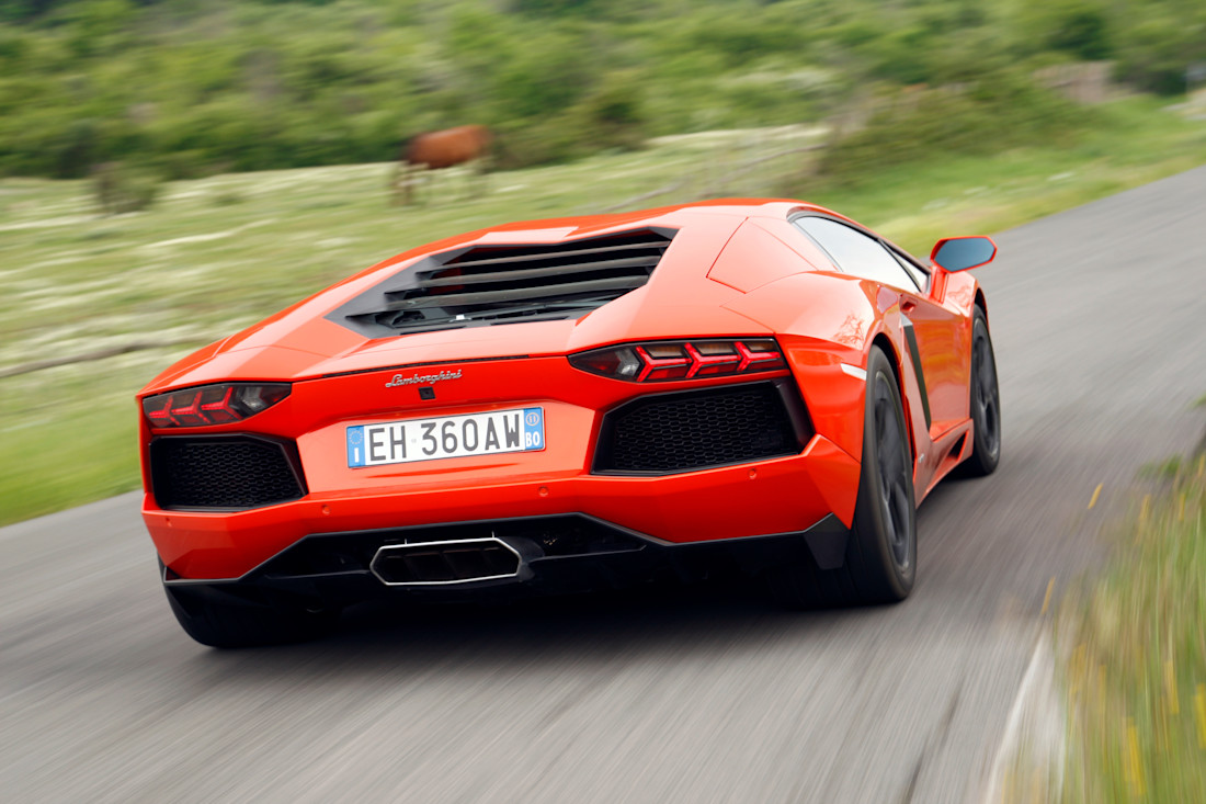 lamborghini_aventador_lp_700-4_3
