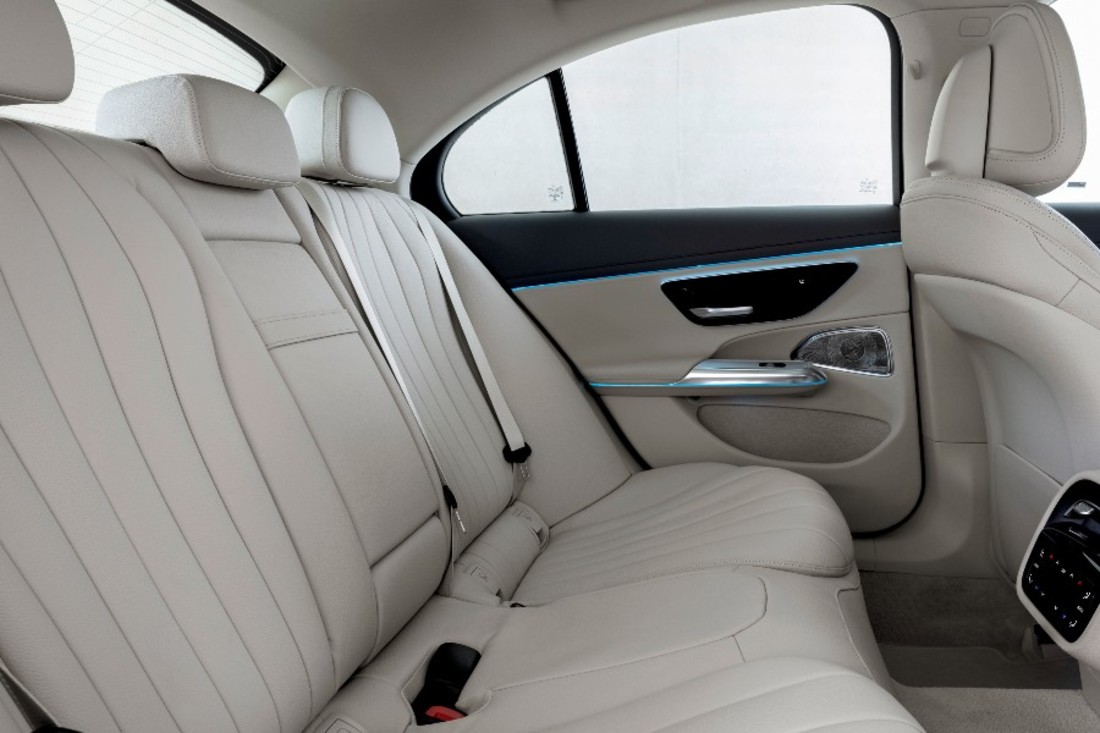 mercedes-clase-e-2024.plazas.traseras.jpg