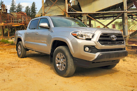 Editorial 2016 toyota tacoma v6 bh 00