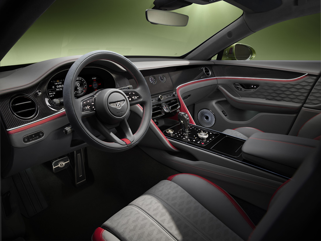 bentley-flying-spur-2024-krijgt-er-147-pk-bij-maar-wordt-veel-goedkoper-2024-04.jpg