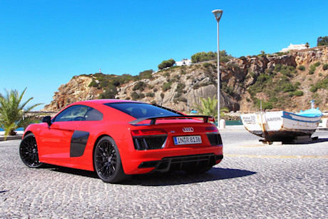 Editorial 37 jy 2017 audi r8
