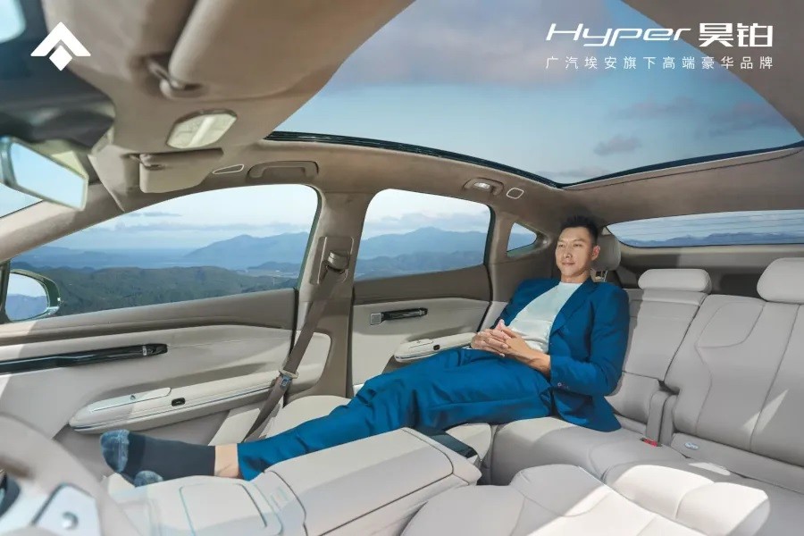 GAC-Aion-Hyper-HT-14-plagio-tesla-model-x (1).jpg