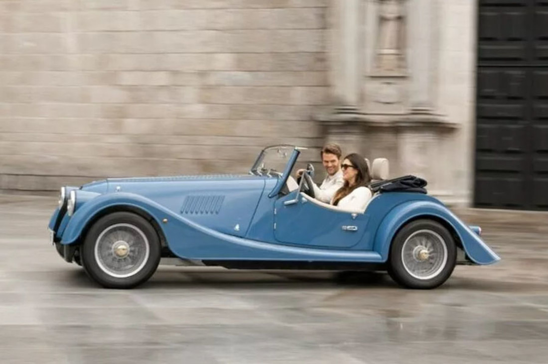 Morgan Plus 4 01.jpg