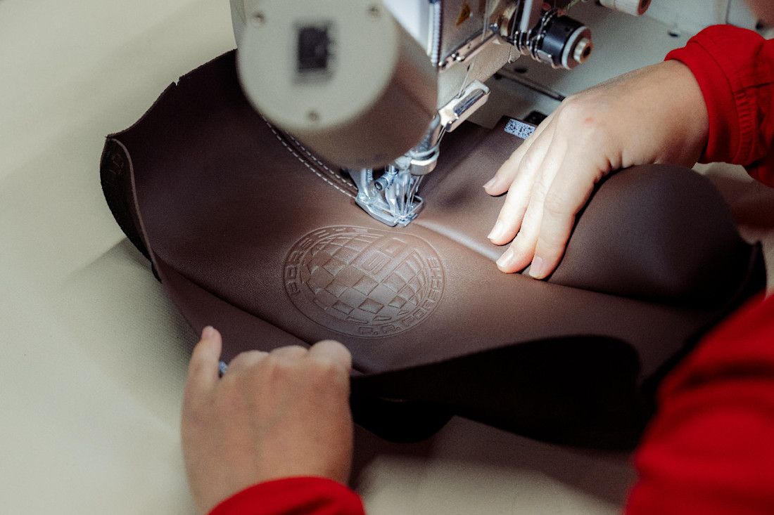 911-GT3-90-F-A-porsche-2025 (5).jpg