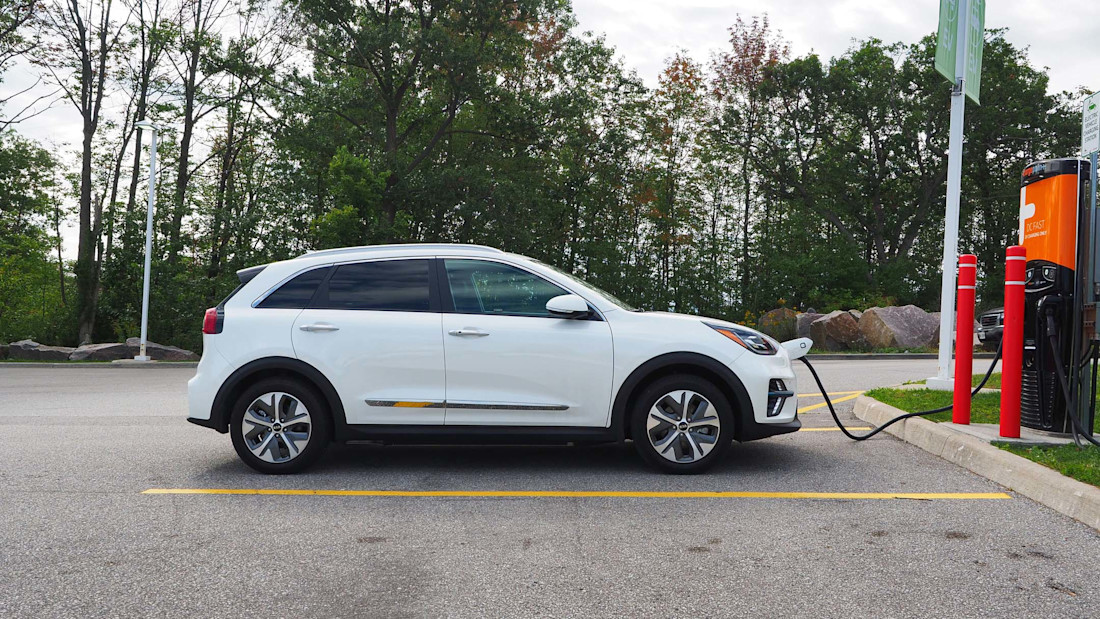Editorial 2019 kia niro ev sx touring 07 jp
