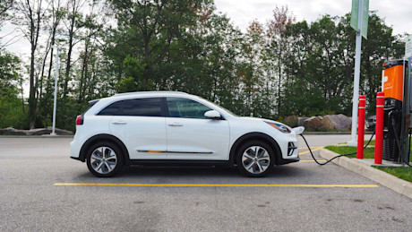 Editorial 2019 kia niro ev sx touring 07 jp