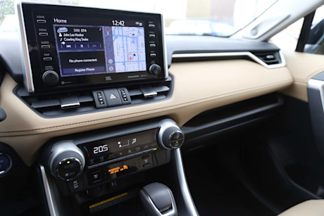 Editorial 2019 toyota rav4 hybrid limited 11 ts