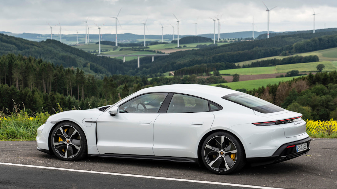 Porsche-Taycan-(2)-(5707-x-3210).jpg