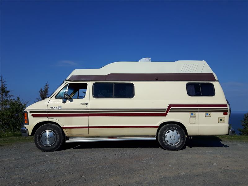 Find of the Week: 1988 Dodge B-250 Camper Conversion - AutoTrader.ca