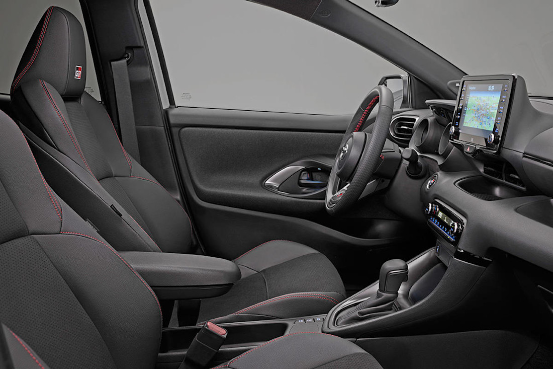 Toyota Yaris GR Sport 2022 (6).jpg