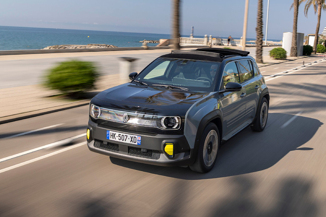 Renault-4-E-Tech-plein-sud-2026 (11).jpg