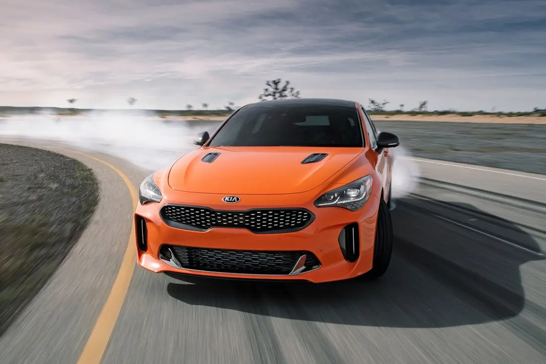 Kia Stinger GT-Driften-orange