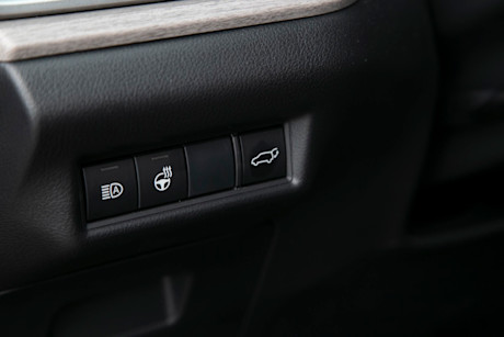 Editorial 2024 toyota grand highlander limited awd td 231019 25 jw