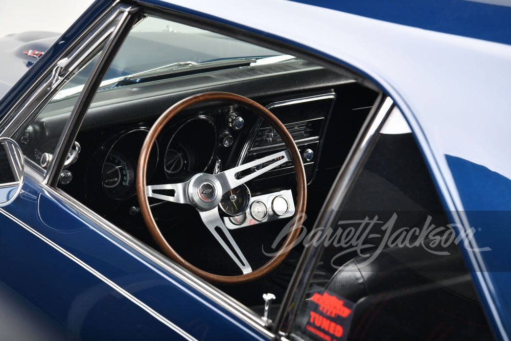 Yenko Super Camaro de 1967 barret Jackson 2022 (9).jpg