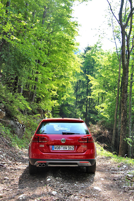Editorial 2016 volkswagen golf alltrack jy 21