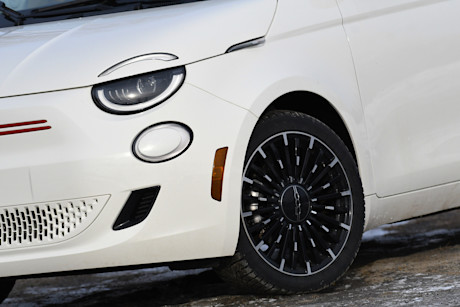 Fiat 500e 2025 : essai routier Body Image