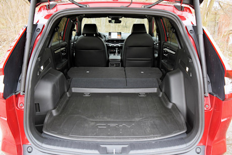 Editorial 2023 honda cr v touring hybrid 230619 20 sha