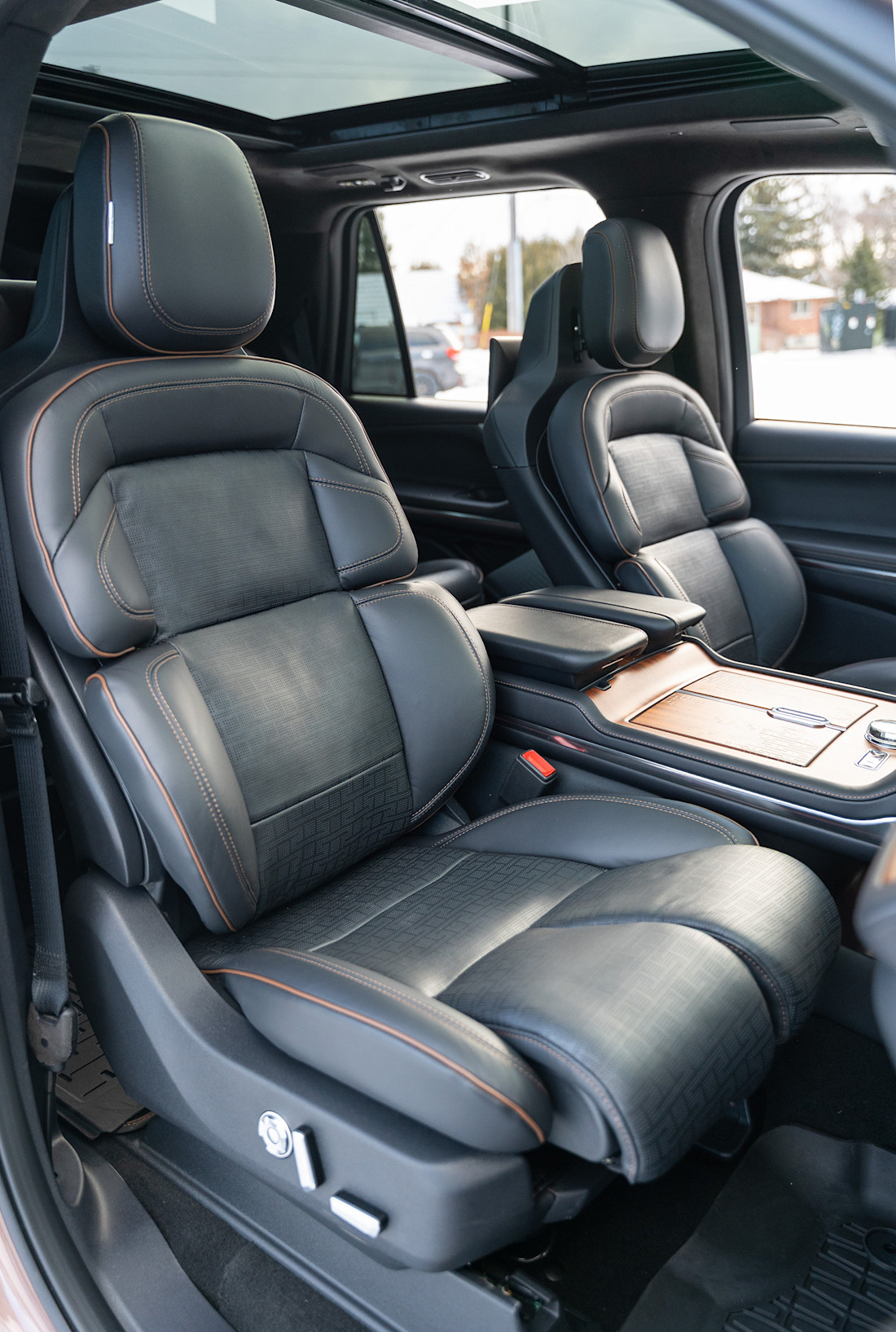 2026 Lincoln Navigator - TD - JW - 260413 - 36.jpg