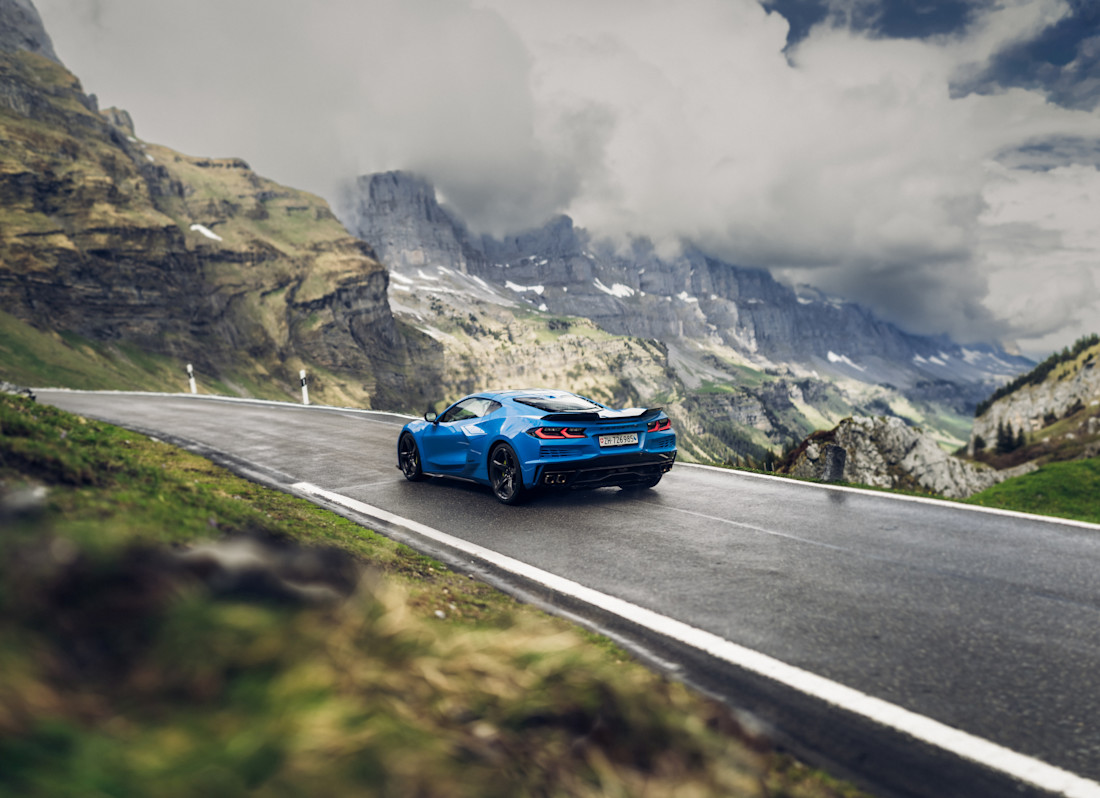 chevrolet corvette e-ray22