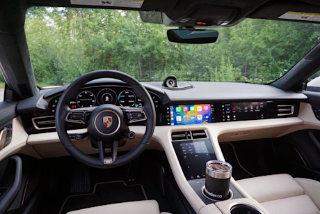 Editorial 2023 porsche taycan gts 230927 16 di