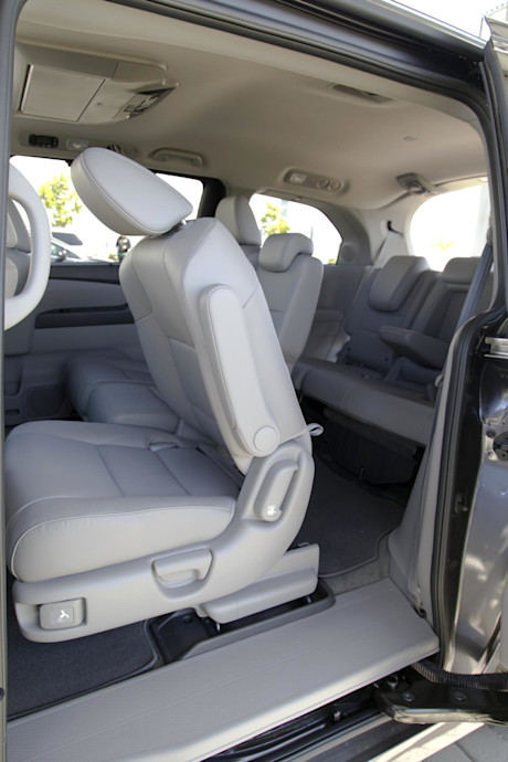 Editorial 2015 honda odyssey touring jw 07