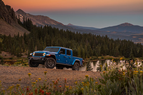 Editorial 2025 jeep gladiator wrangler6