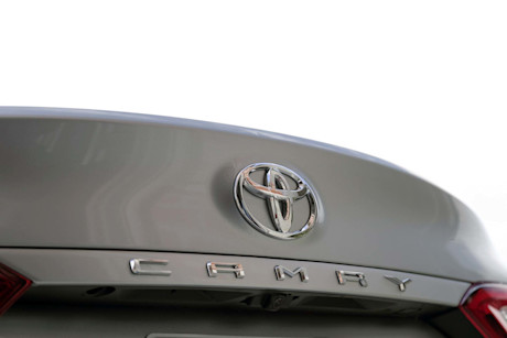 Editorial 2018 toyota camry xle v6 14 jw