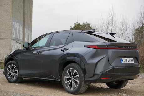 Editorial 2023 lexus rz 450e 07 di