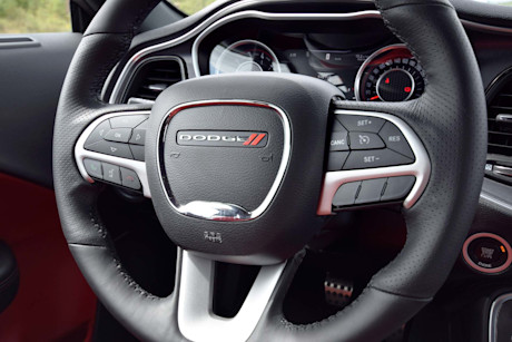 Editorial 2016 dodge challenger rt scat pack shaker jp 16