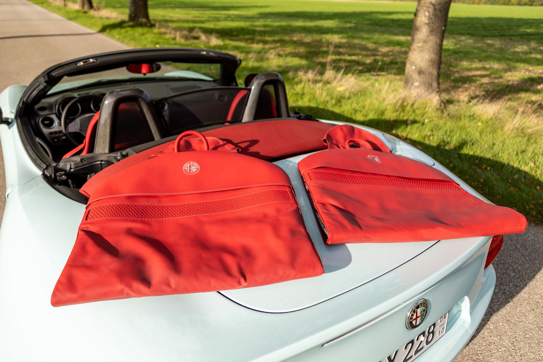 Alfa-Romeo-8C-descapotable-más-bonito (4).jpg