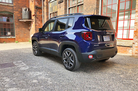 Editorial 2019 jeep renegade limited 4x4 08 jw