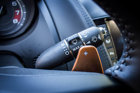 Editorial 14 bm jaguar f type paddle shifter