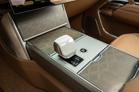 range-rover-p550e-sv-details-keramik
