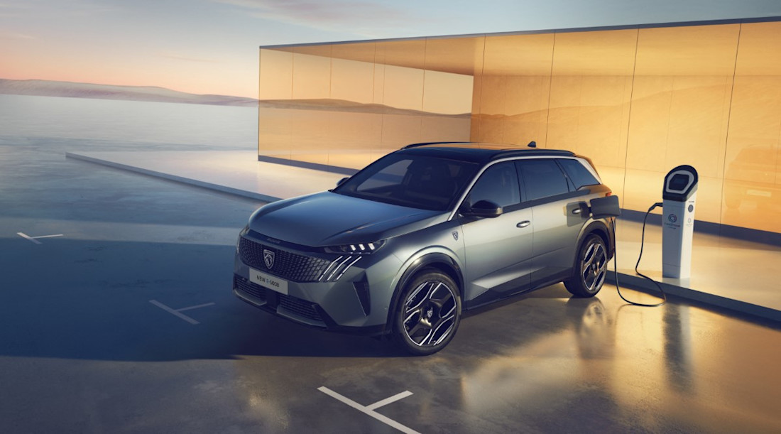 PEUGEOT_E5008_2403STYP_109