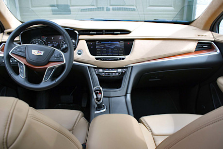 Editorial 2018 cadillac xt5 awd platinum 20 db