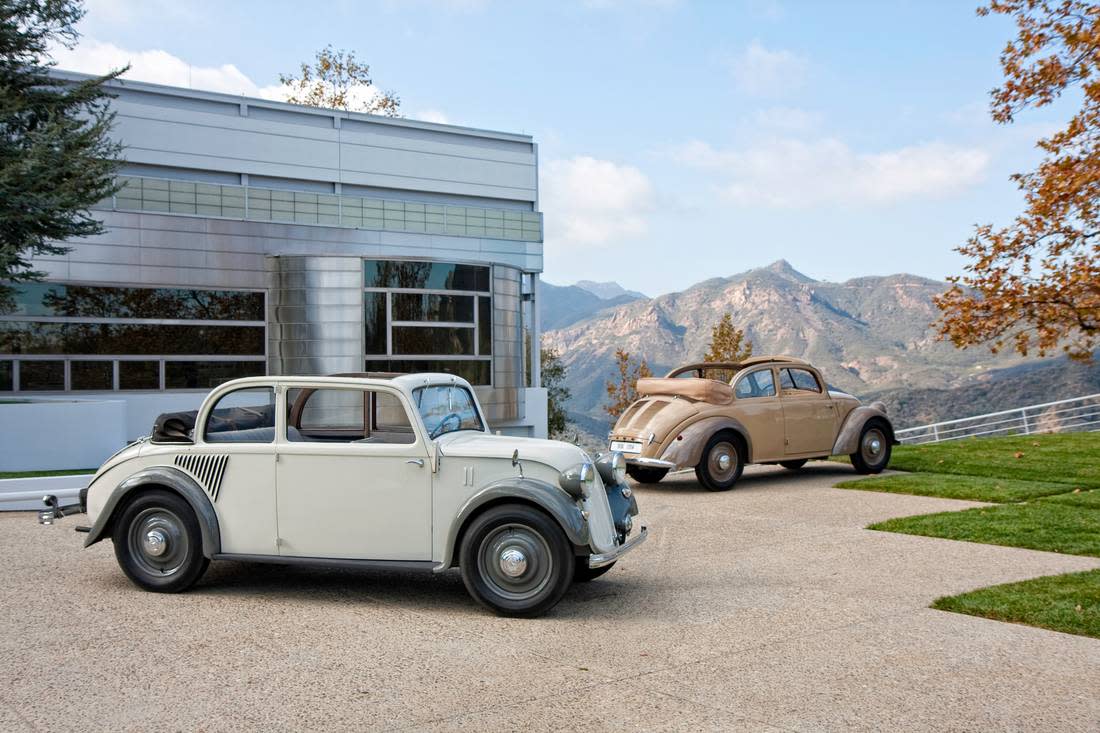 6H0ydu8FKGtrzKnfDfyZWF-644afd486fd8ab44b9b6b1432fc5ba84-Mercedes-Benz_170_Back-1100