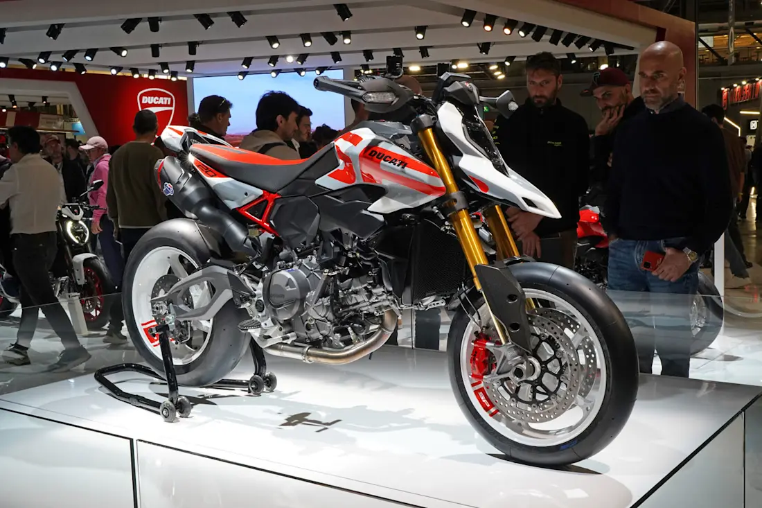2 eicma-2025 ducati-hypermotard-v2-sp