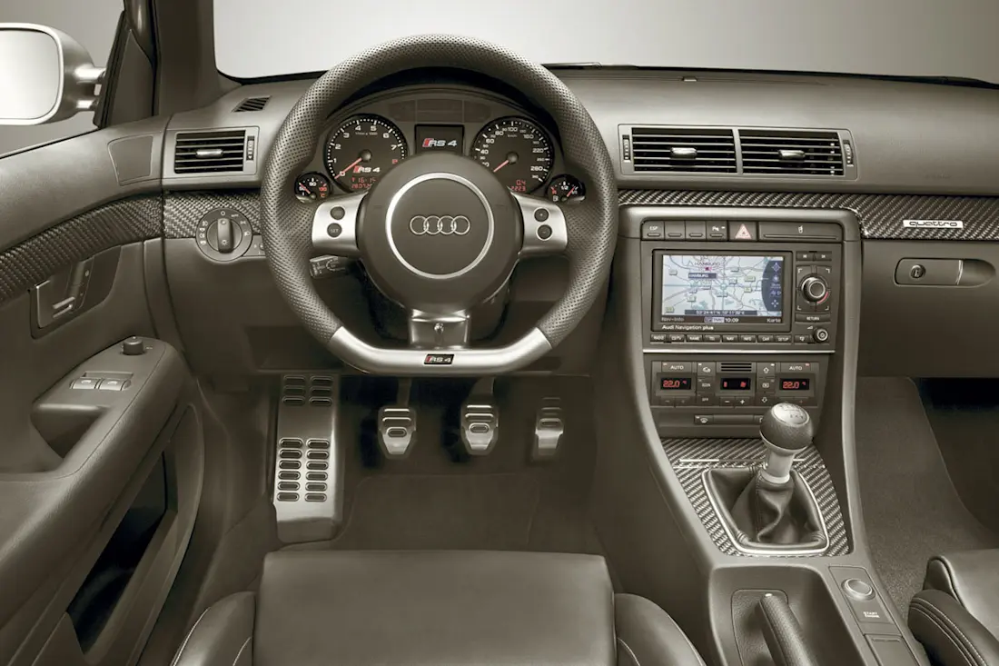 Audi-RS4-rear-cockpit Audi-RS4-rear-cockpit