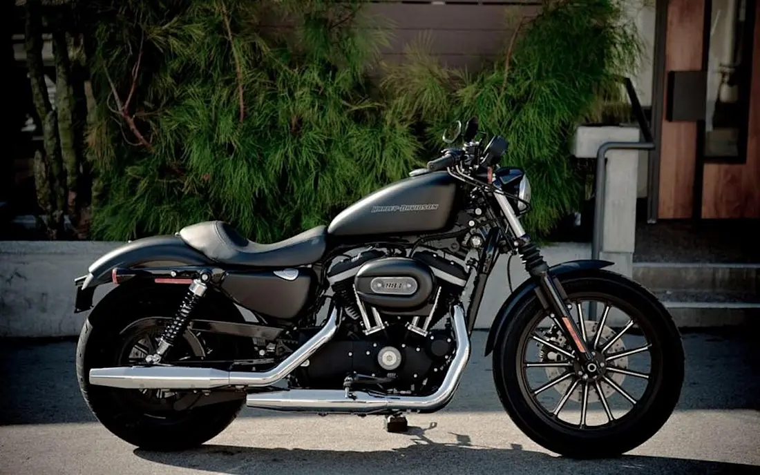 Harley-davidson-sportster-iron-883