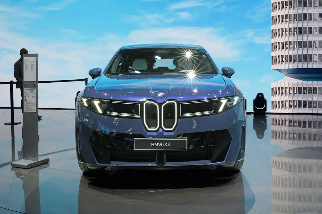 2 iaa-mobility-2025 bmw-ix3-front