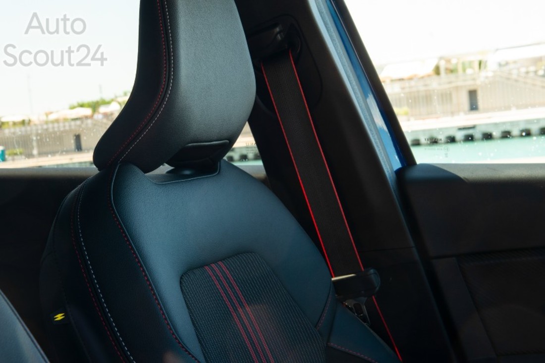 RENAULT_CAPTUR_e-TECH_HYBRID_019 (1).jpg